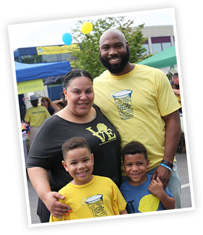 A family of ALSF supporters at a lemonade stand event