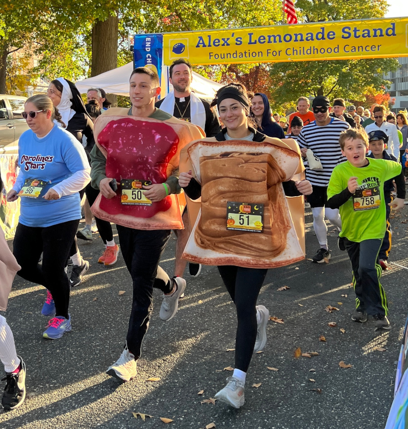 Halloween Lemon Run Group of Runners